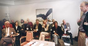 Arbeitsgruppe mit Moderator (19kB)